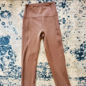 NWOT Lululemon Crop Athletic Leggings